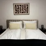 Hirschenhof Apartments 3*