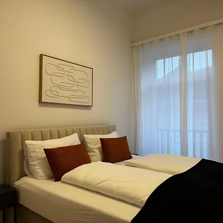 Hirschenhof Apartments 3*